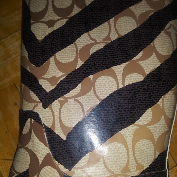 Coach monogram and zebra print overlay - Picture 2 of 6